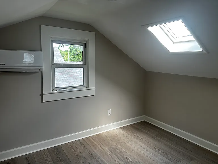 116 Suburban Ct — Photo 12