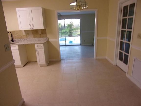 4th image of 1558 SW Bayshore Blvd