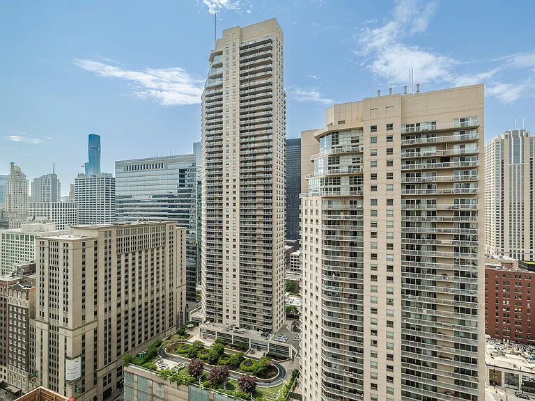 33 W Ontario St #31D — Photo 45
