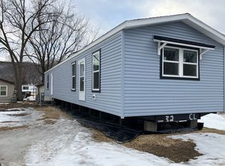 32 Mille Lacs Ln, Winona, MN 55987