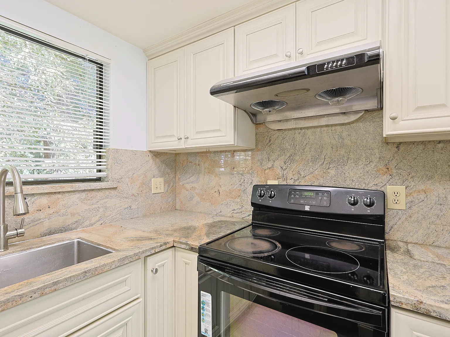 2 bed, 863 sqft, $2,750 — Photo 4