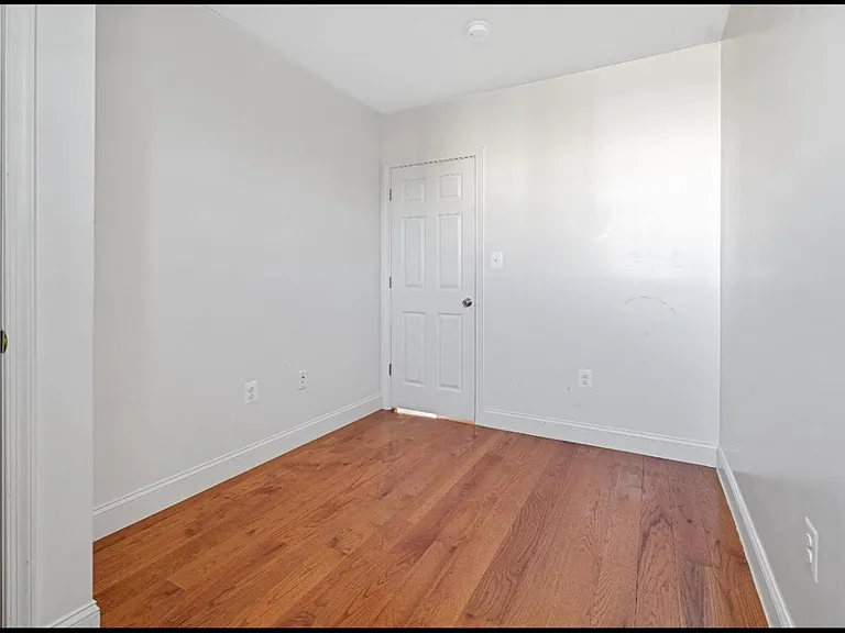 212 Orange St SE #4 — Photo 4