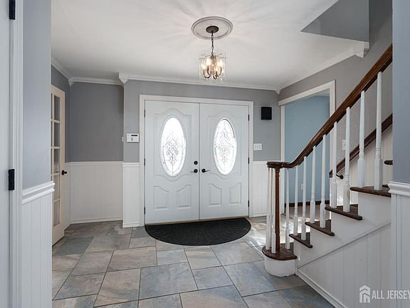 4th image of 304 Schoolhouse Rd