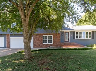 1218 E Meadowlark St, Springfield, MO 65804