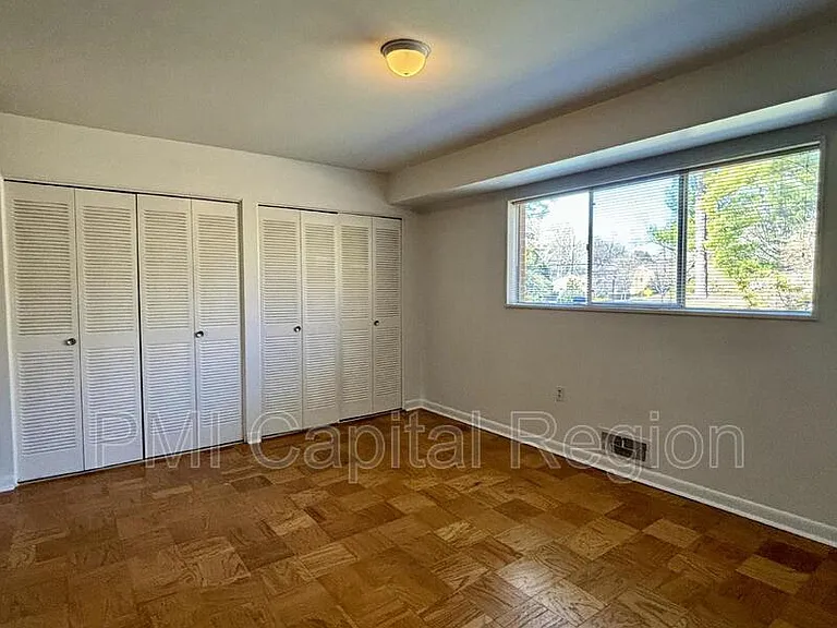 10620 Weymouth St #103 — Photo 12