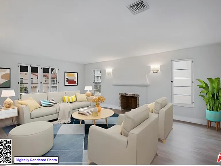 126 1/2 N Hamilton Dr — Photo 2