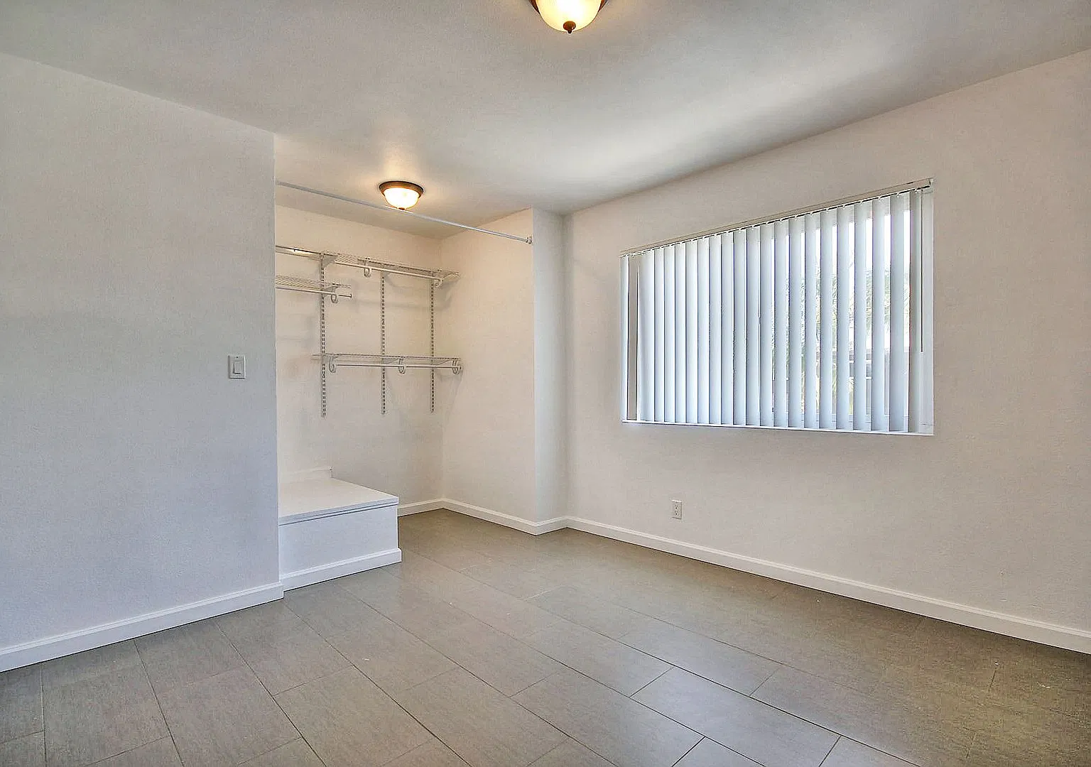 6591 Seville — Photo 3