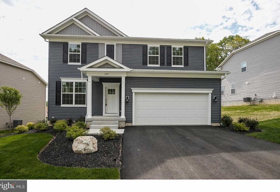 1st image of 204 Seven Springs Ln