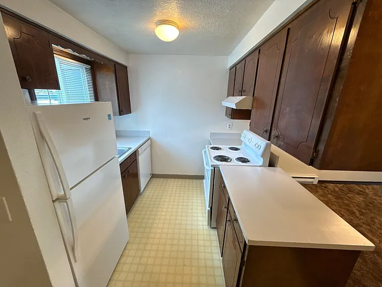 4135 State St #11 — Photo 8