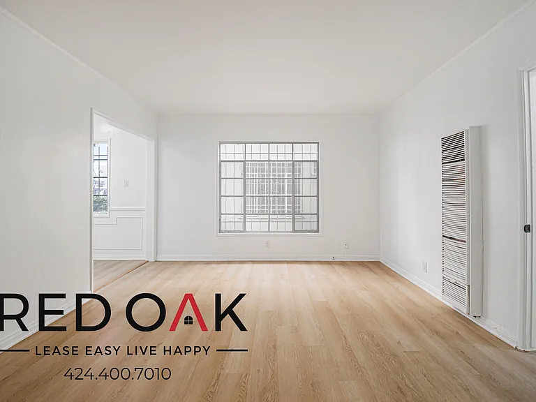1030 Menlo Ave #17 — Photo 1