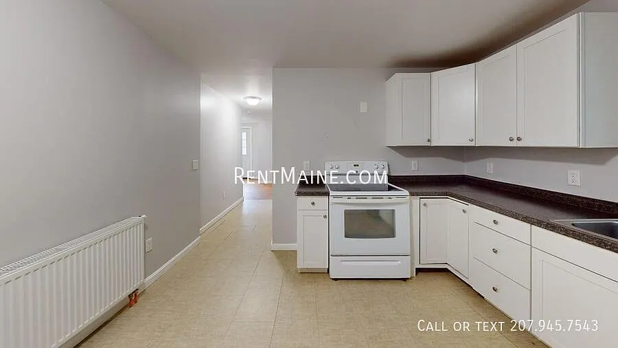 3 bed, 907 sqft, $1,870 — Photo 3