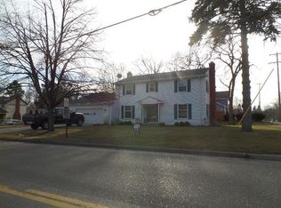 902 S Adelaide St, Fenton, MI 48430