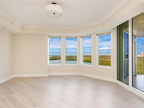 285 Grande WAY #1606, NAPLES, FL 34110