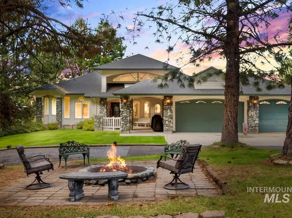 131 Par Dr, Cascade, ID 83611