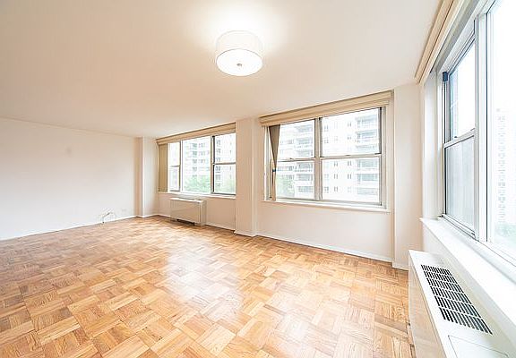 4th image of 250 E 65th St APT 8A