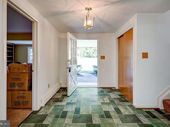 5th image of 7313 Parkview Dr