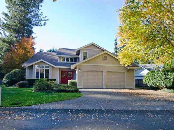 10525 226th St SW, Edmonds, WA 98020