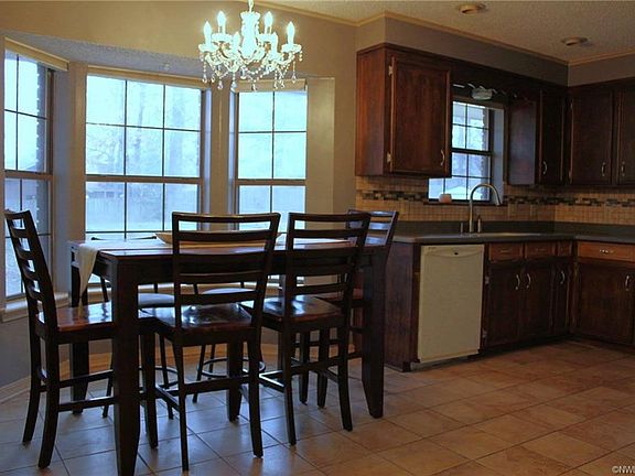 2nd image of 3517 Woodvine Cir