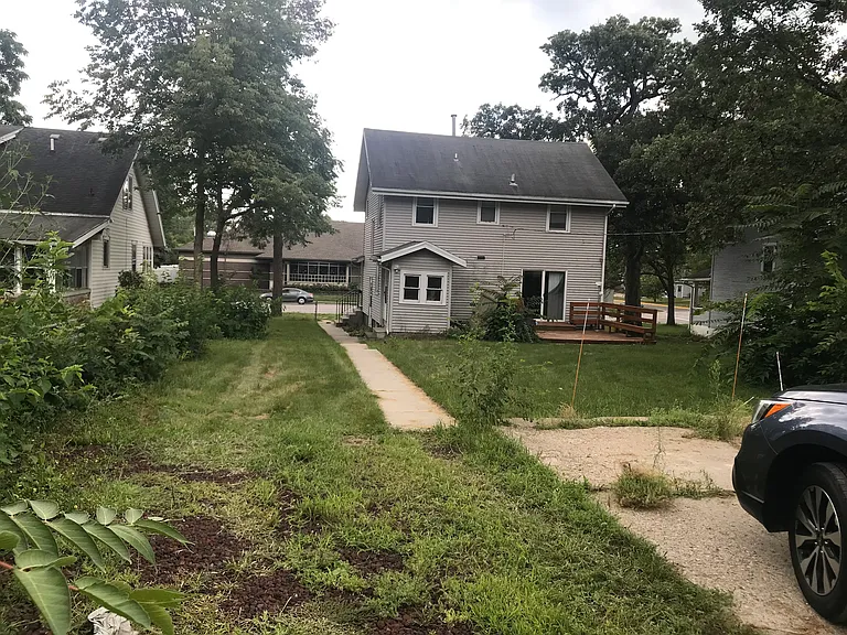 1121 Lincoln Way — Photo 2