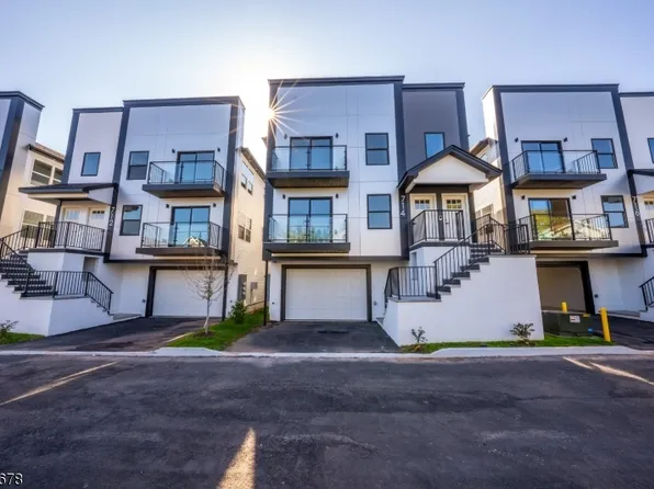 762 Seaport Dr, Elizabeth City, NJ 07201