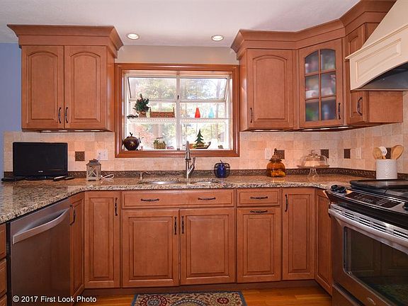 5th image of 30 Circlewood Dr