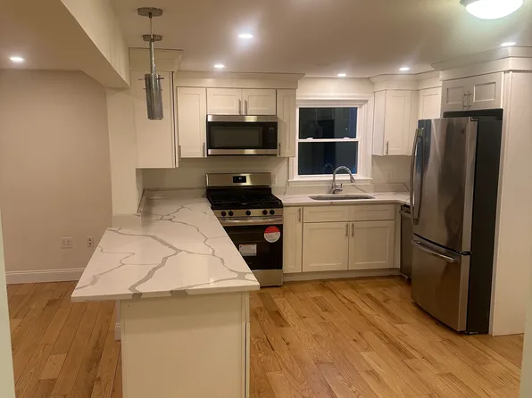 33 Peach Ave Floor 1, Providence, RI 02906