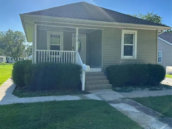 316 Denby St, Carlinville, IL 62626