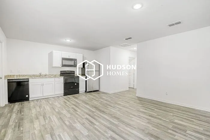 410 S 12th St #101 — Photo 6
