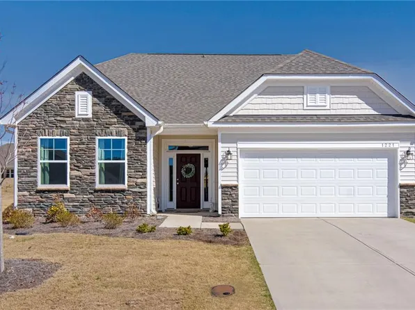 1221 Guyton Dr, Winston Salem, NC 27127