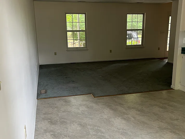 Dining room/living room (1st floor)