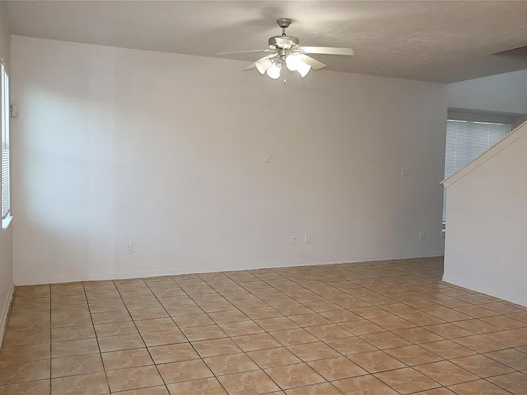 15931 Winston Point Ln — Photo 2