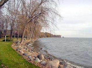 1425 Cowling Bay Rd, Neenah, WI 54956