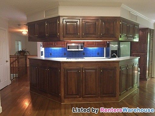 4th image of 2678 Kensington Dr