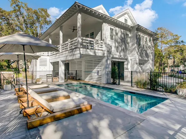 2 Conch Ct, Isle Of Palms, SC 29451