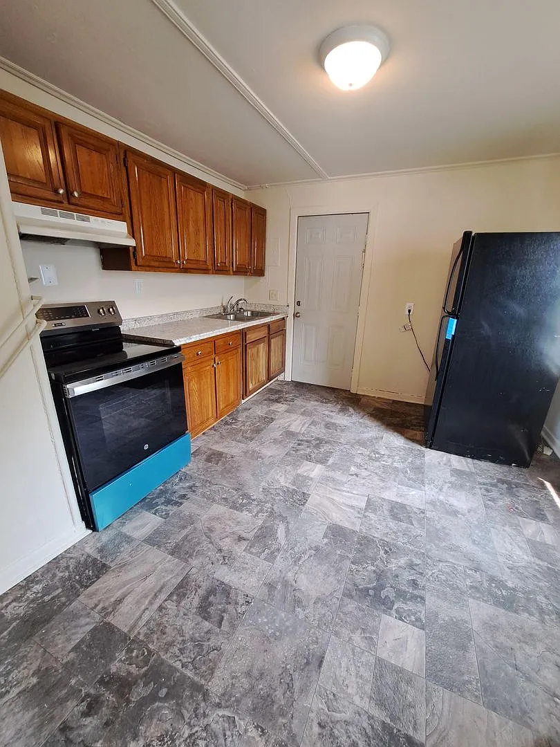387 385 Carver circle — Photo 2