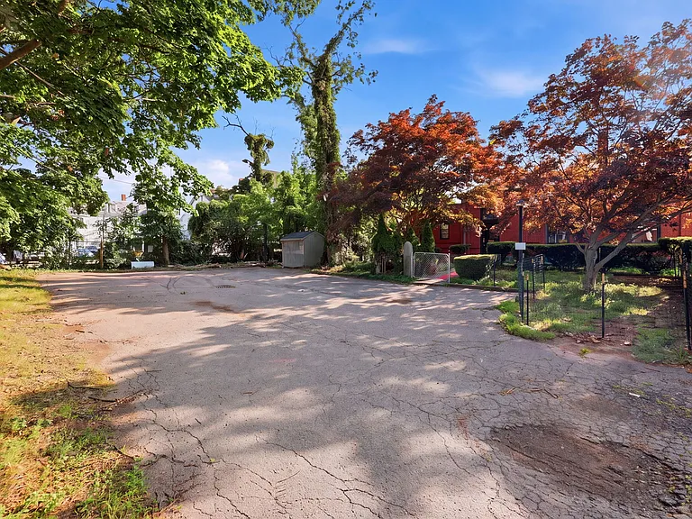 1110 Washington St — Photo 30