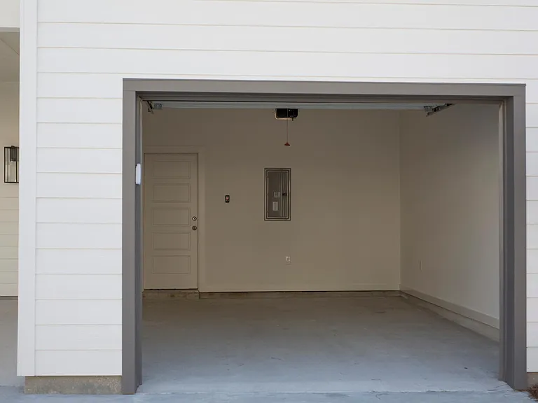 5829 Lake Shelf Dr — Photo 23