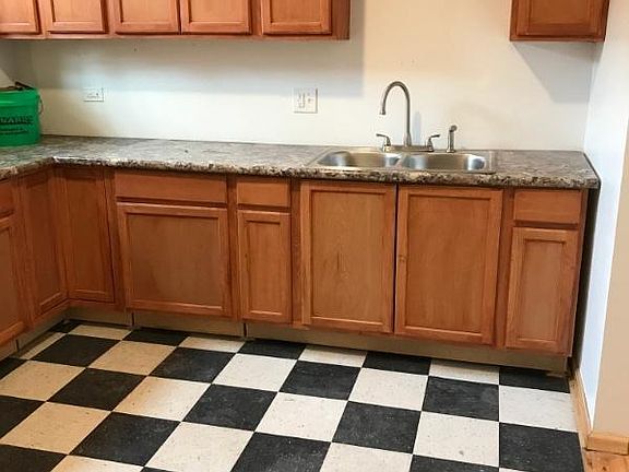 5th image of 301 W 109th Pl APT 1