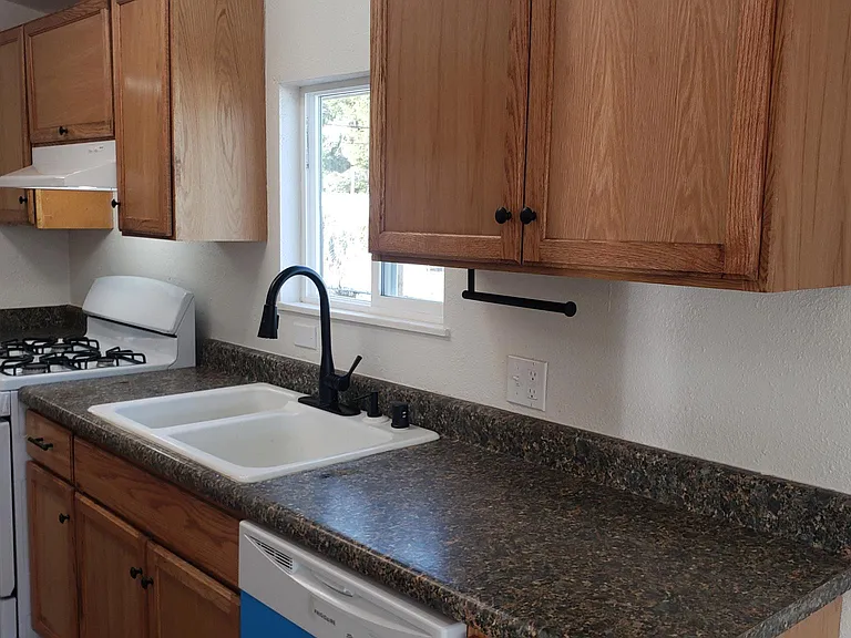 3203 E Hearne Ave — Photo 8