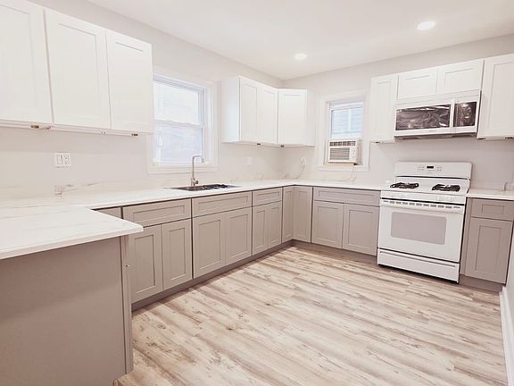 4th image of 326 Sutton St #2A