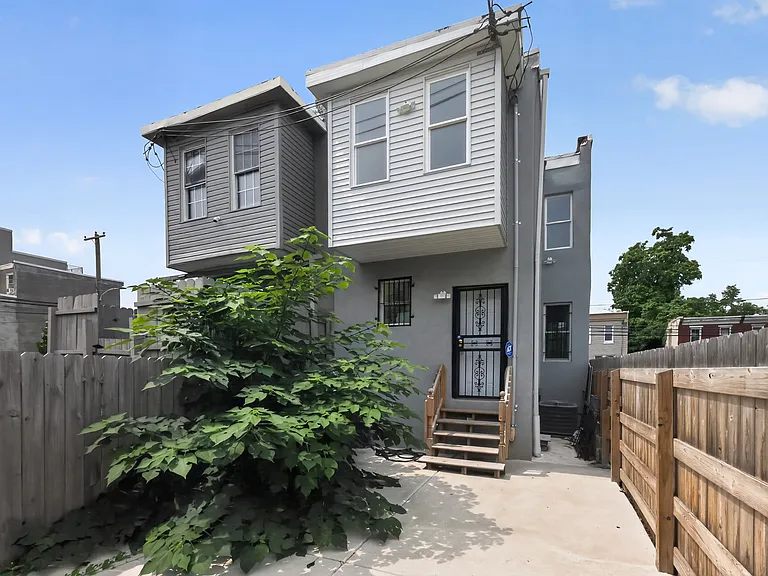807 N 42nd St — Photo 35