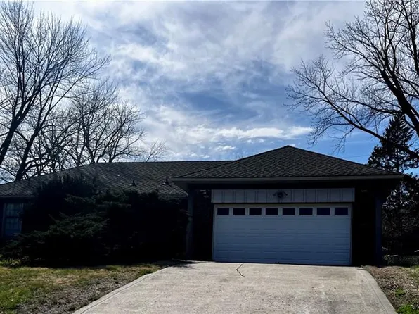 6908 N Overland Dr, Kansas City, MO 64151