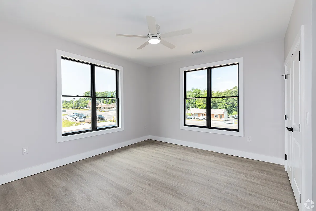 Building Photo - 115&131 Town Center Pkwy