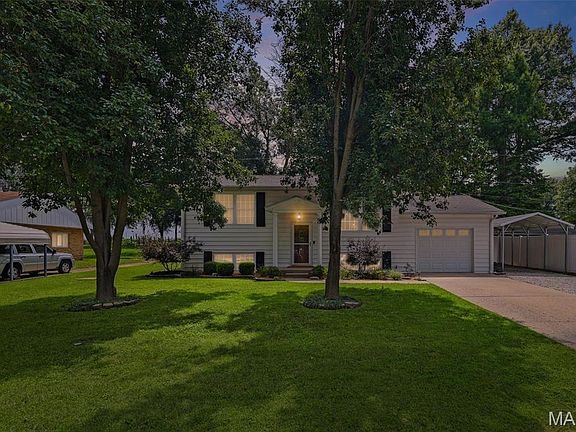 3rd image of 26 Fahey Pl