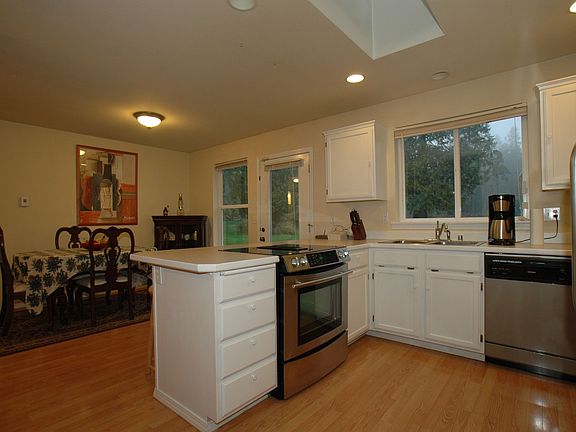 5th image of 139 Gilbertson Rd