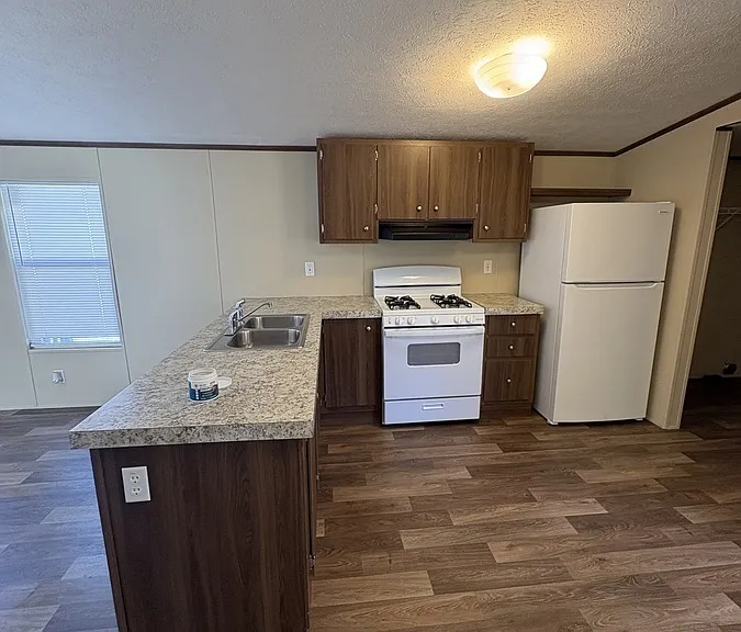 16 Amos Valley Dr — Photo 4