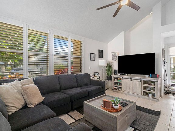 4th image of 302 Andover Court