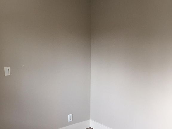 5th image of 4919 Farnam St