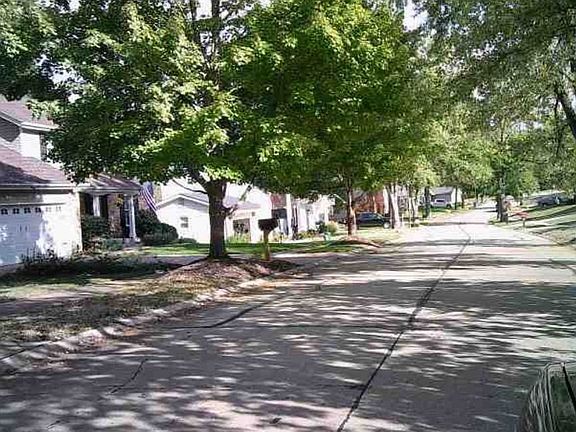 Exterior Neighborhood (street photo)