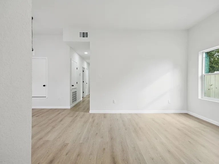 301 Cartersville St #B — Photo 20